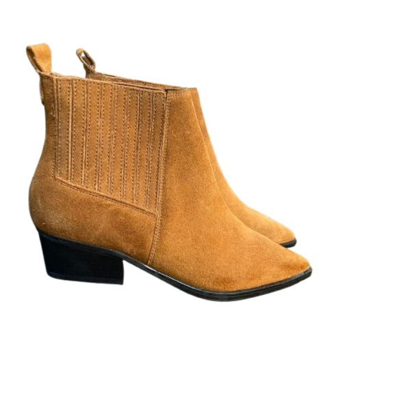 NWOB Marc Fisher Yarita Western Brown Suede Pointed Toe Ankle Boots Size 5M - Picture 8 of 8